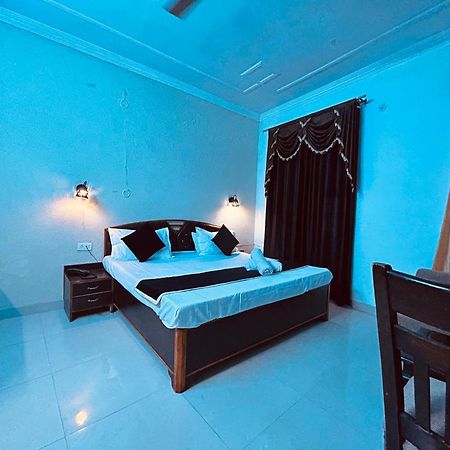 The For You Hotel & Restaurant Ришикеш Экстерьер фото
