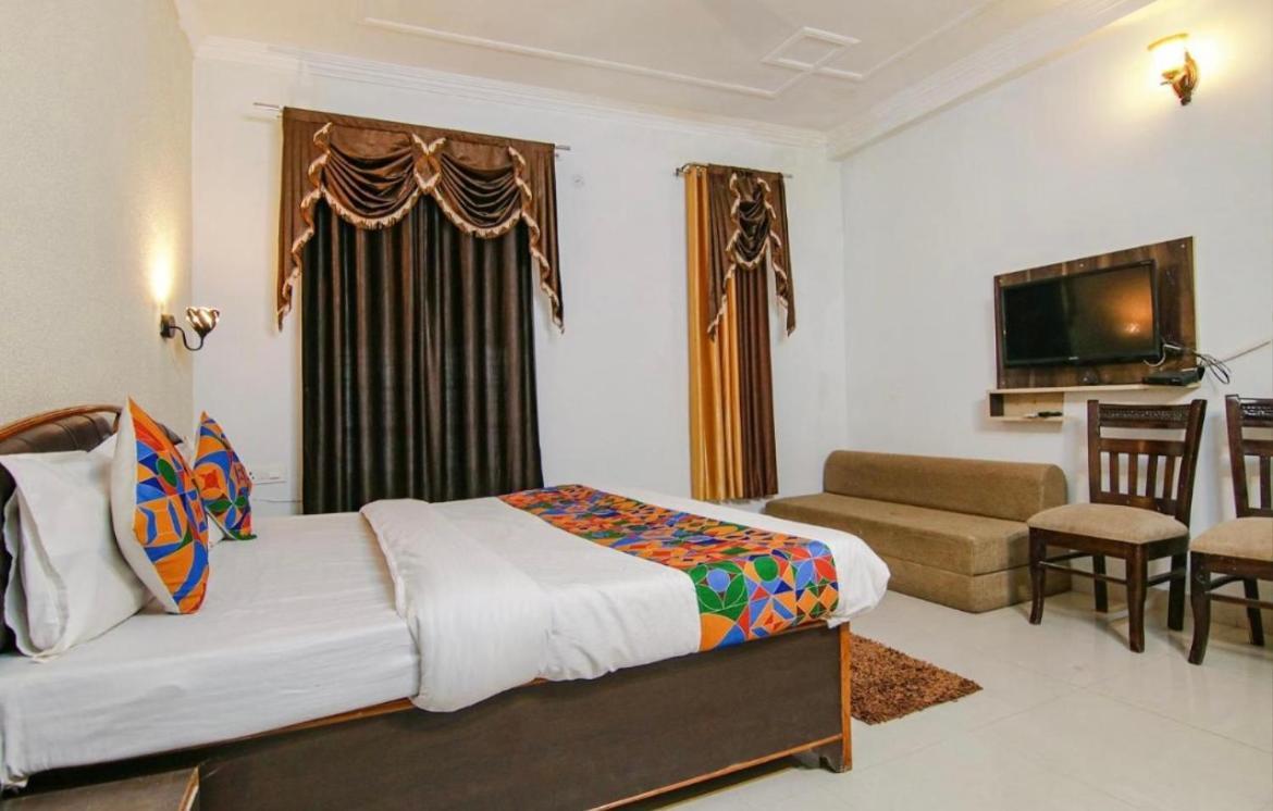 The For You Hotel & Restaurant Ришикеш Экстерьер фото