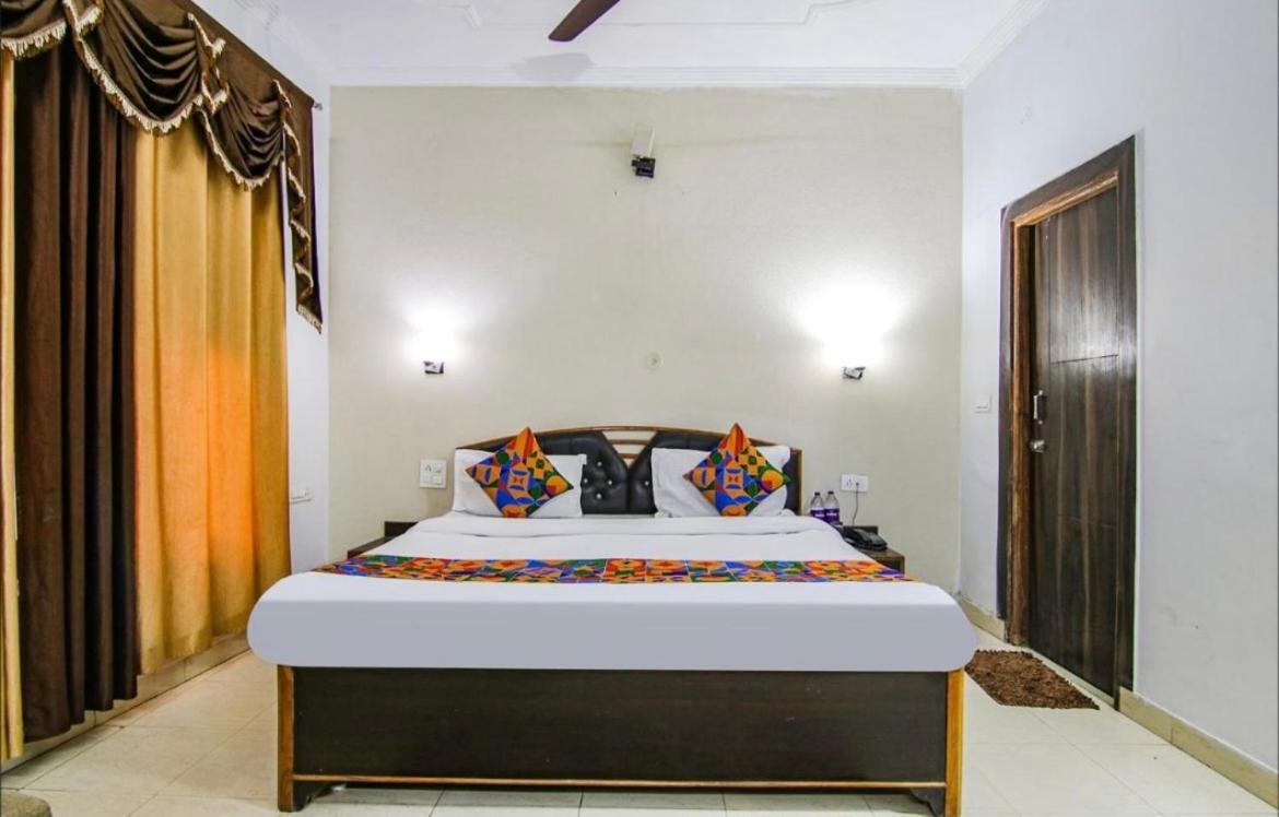 The For You Hotel & Restaurant Ришикеш Экстерьер фото
