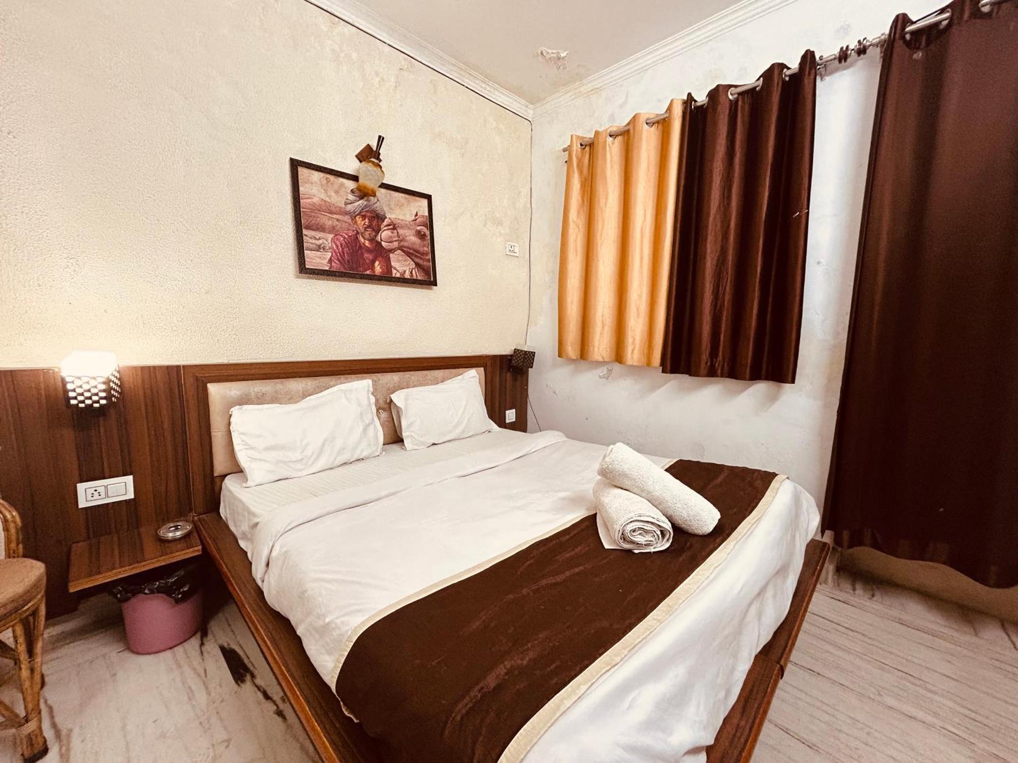 The For You Hotel & Restaurant Ришикеш Экстерьер фото