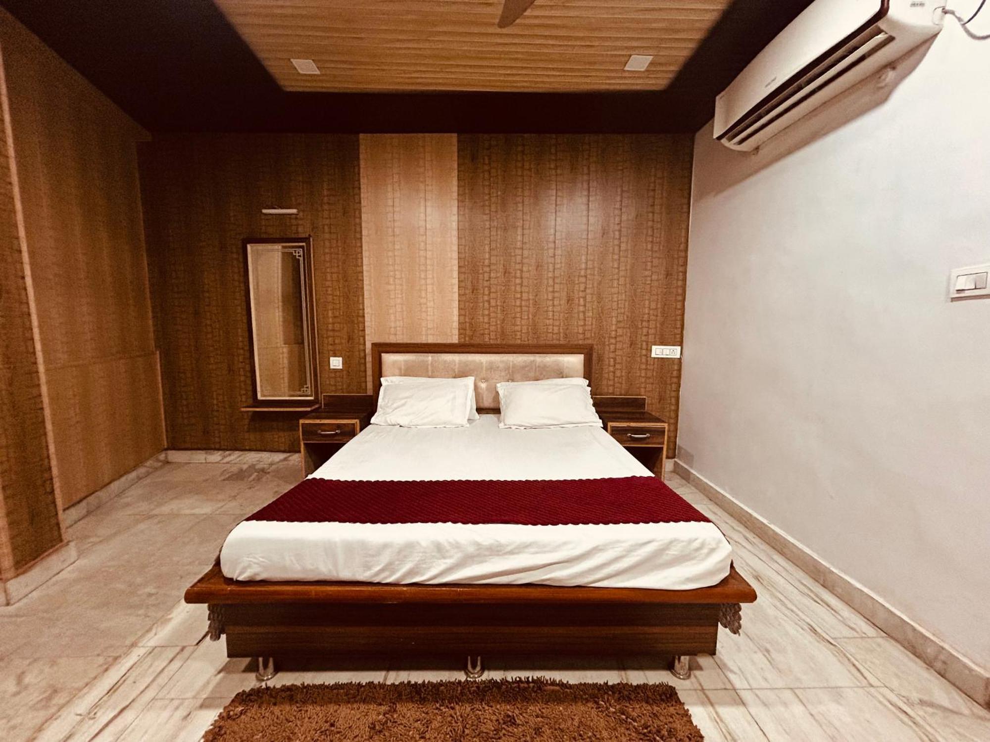 The For You Hotel & Restaurant Ришикеш Экстерьер фото