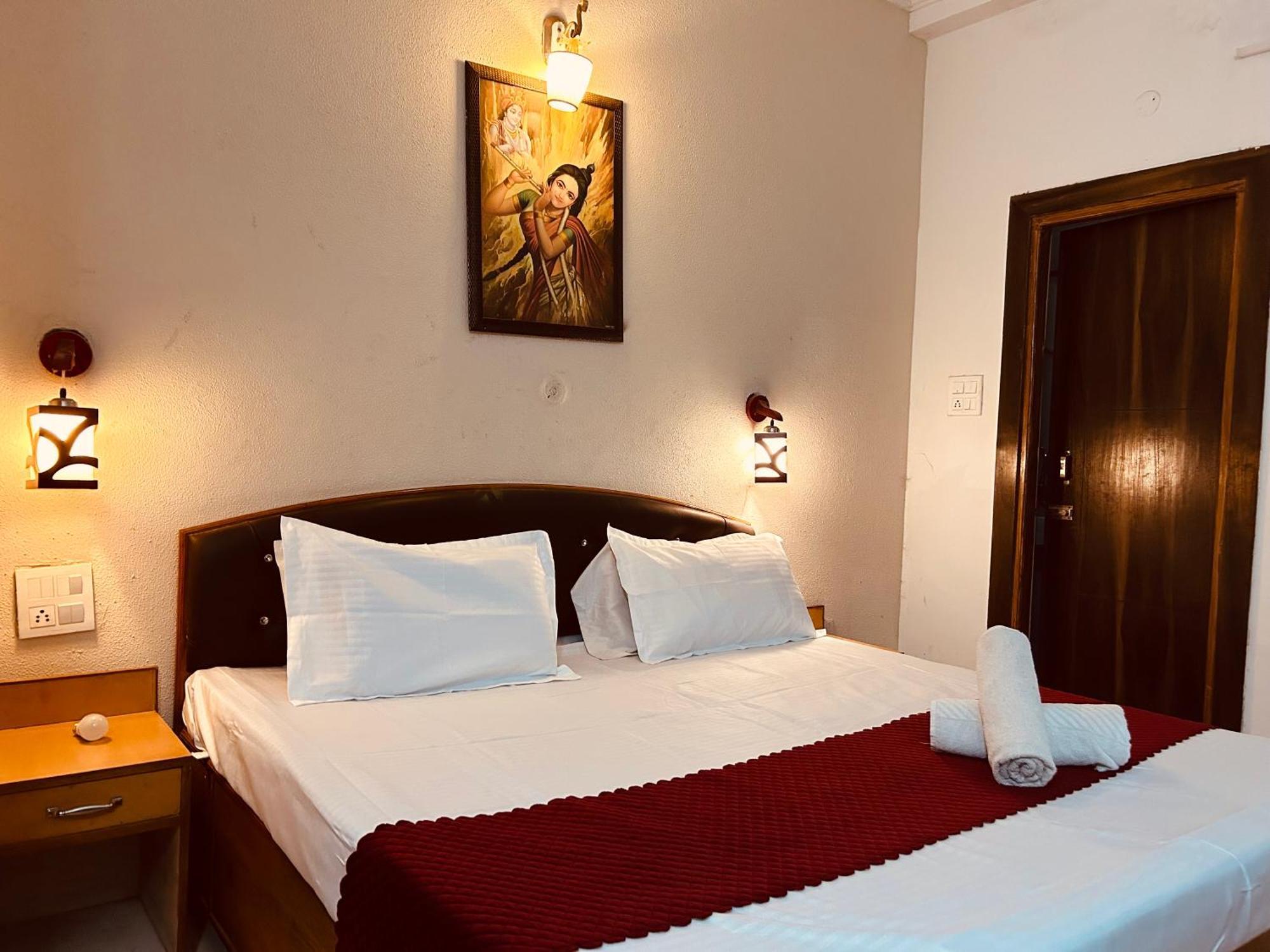 The For You Hotel & Restaurant Ришикеш Экстерьер фото