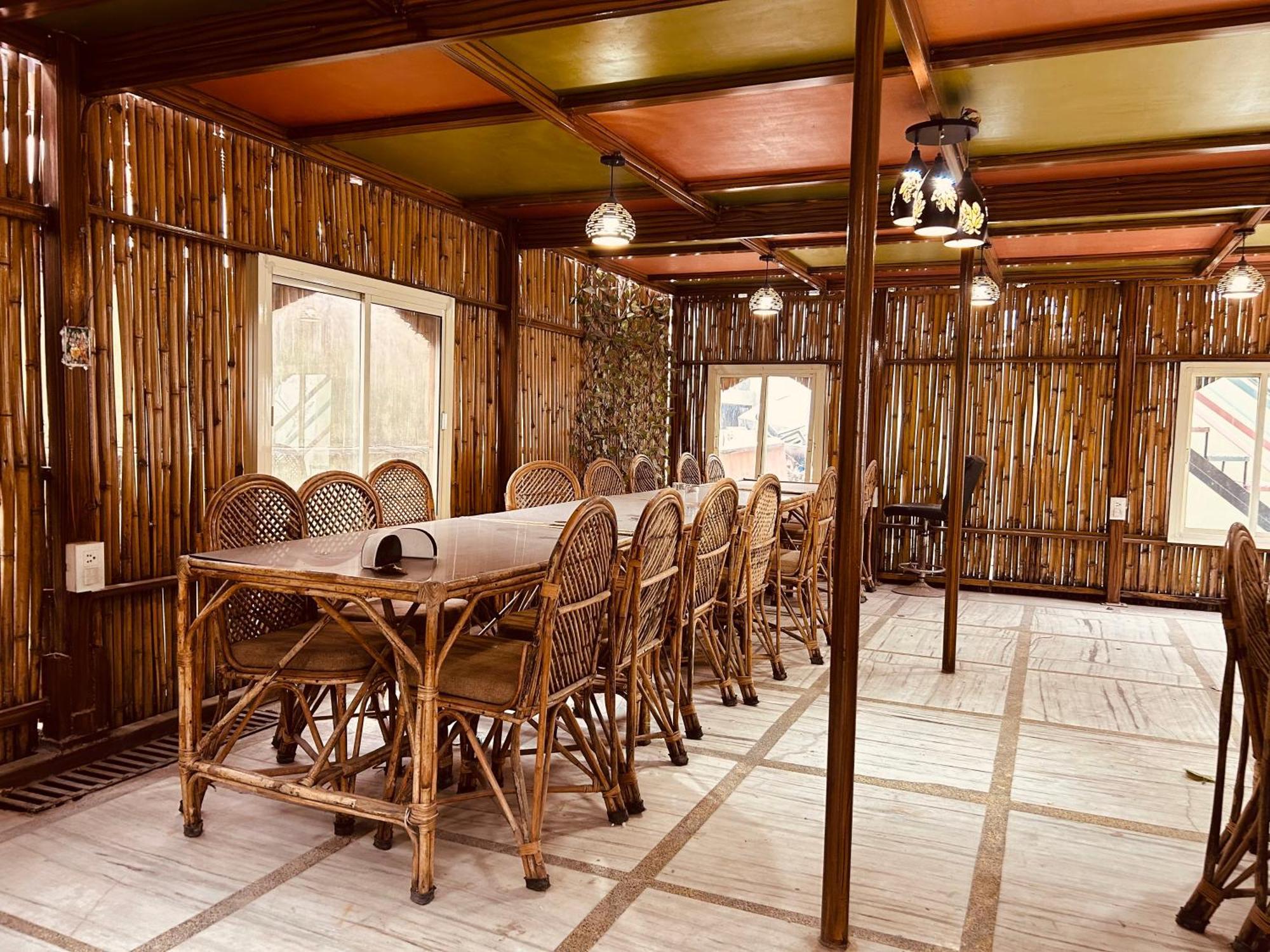 The For You Hotel & Restaurant Ришикеш Экстерьер фото